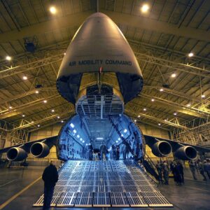 Gobierno, patronal y sindicatos aprueban un Plan de Choque para el sector aeronáutico nacional