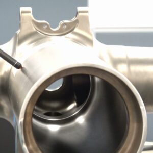 04ec30ba8f5240c5aa3e807e4811ba01 (002) Renishaw lanza su nueva sonda de ultrasonidos RUP1 para el sistema de medición de 5 ejes REVO® en máquinas de medición por coordenadas (MMC)