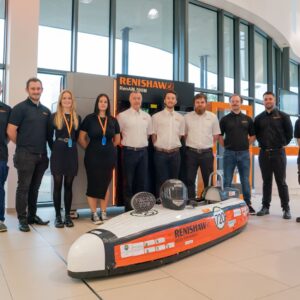 Renishaw Greenpower F24+, presente en el Racing Weekend en Montmeló, fomenta el interés por los estudios en disciplinas STEM y muestra componentes de fabricación aditiva en su coche eléctrico