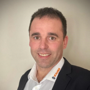 Aitor Zinkunegi Vollmer Aitor Zinkunegi es el nuevo responsable de Vollmer Ibérica