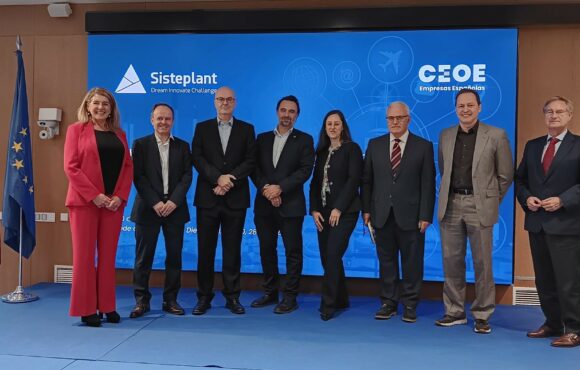 Ponentes escenario 2 mejor Sisteplant y CEOE reúnen a líderes de la industria para abordar la transformación hacia la Ciberplanta y reforzar la competitividad en escenarios inciertos