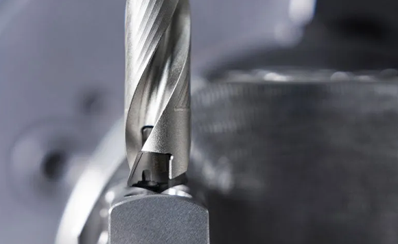 Broca de cabezal intercambiable Walter Drion·tec® E-Peak D5150: Productividad al más alto nivel